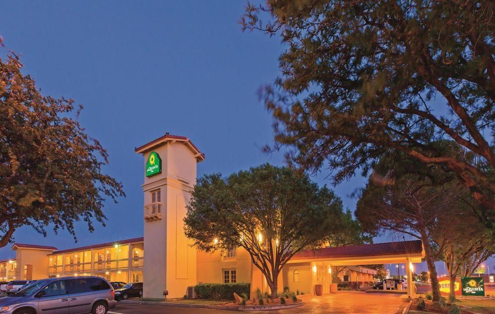 Baymont By Wyndham Lubbock - Downtown Civic Center Hotel Kültér fotó