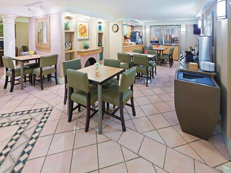 Baymont By Wyndham Lubbock - Downtown Civic Center Hotel Kültér fotó