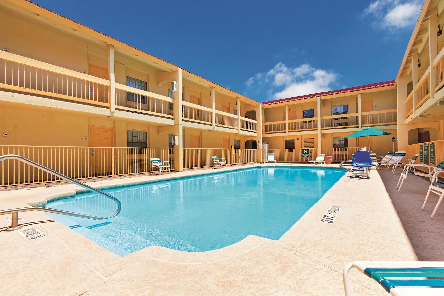 Baymont By Wyndham Lubbock - Downtown Civic Center Hotel Kültér fotó