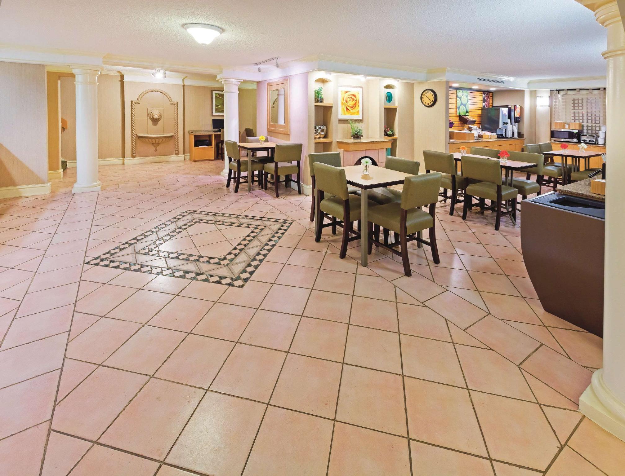 Baymont By Wyndham Lubbock - Downtown Civic Center Hotel Kültér fotó